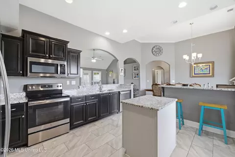 Kitchen - 5353 Keating Dr, Olive Branch, MS 38654 photo 1 of 4