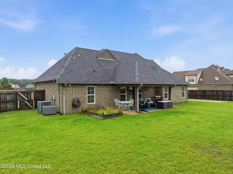 Exterior - 5353 Keating Dr, Olive Branch, MS 38654 photo 8 of 8
