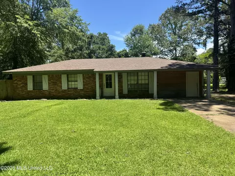 290 Twin Lakes Dr, Canton, MS 39046
