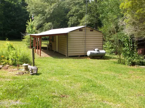 Exterior - 1090 Moak Rd, Summit, MS 39666 photo 6 of 13