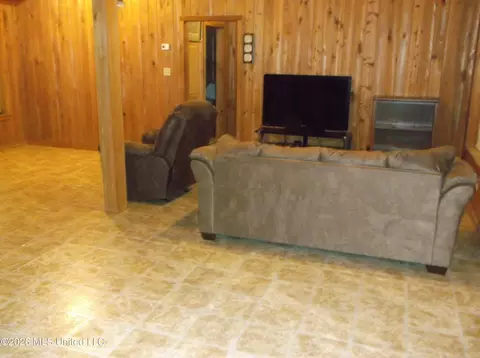 Living - 1090 Moak Rd, Summit, MS 39666 photo 1 of 2