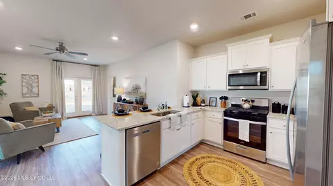 Kitchen - 609 Teal Cv, Brandon, MS 39047 photo 2 of 2