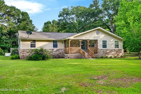 18 Gale Davis Rd, Lumberton, MS 39455
