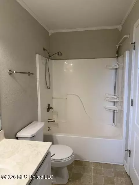 Bath - 1908 Twin Pine Dr, Pearl, MS 39208 photo 2 of 3