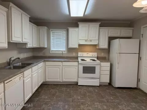 Kitchen - 1908 Twin Pine Dr, Pearl, MS 39208 photo 1 of 1