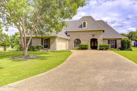 219 Madison Ridge Rd, Vicksburg, MS 39180