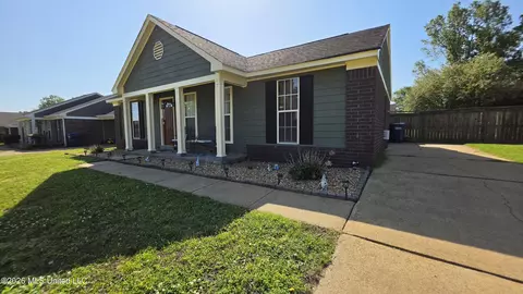 4215 Highgate Dr, Horn Lake, MS 38637