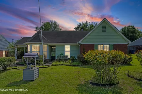 10331 Oak Leaf Dr, Olive Branch, MS 38654