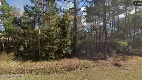 10106 Bancroft St, Waveland, MS 39576