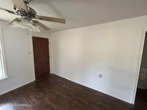 Living - 403 Front St, Vaiden, MS 39176 photo 5 of 5