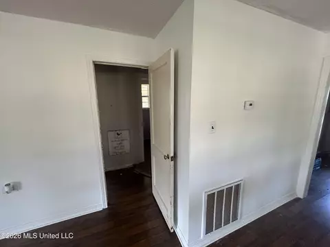 Entry Way - 403 Front St, Vaiden, MS 39176 photo 4 of 4