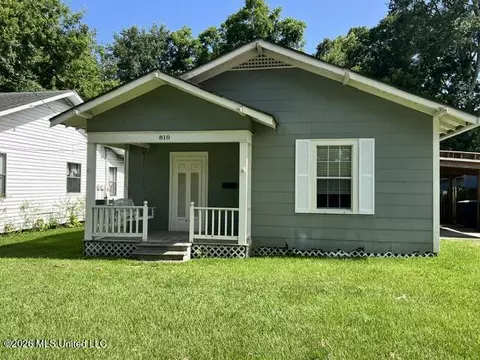 810 Mckinley Ave, Pascagoula, MS 39567
