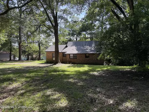 Exterior - 131 N Fourth St, Wiggins, MS 39577 photo 3 of 7