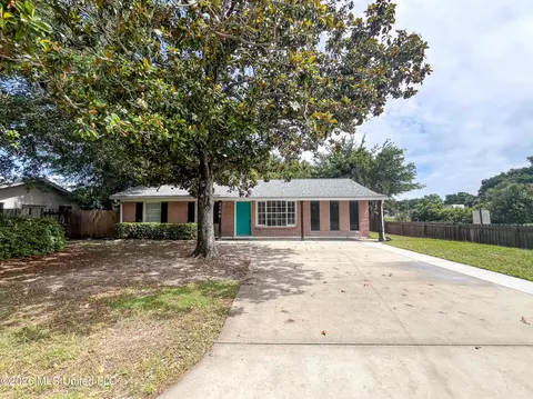 2300 Arbor Dr, Biloxi, MS 39531