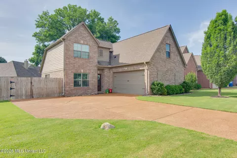 7270 Lauren Ln, Olive Branch, MS 38654