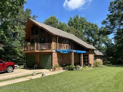 Exterior - 909 Pershing St, Mccomb, MS 39648 photo 5 of 5