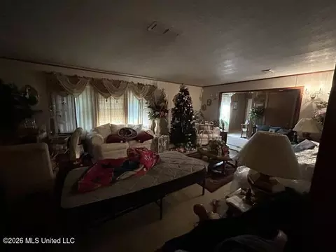 Other - 909 Pershing St, Mccomb, MS 39648 photo 5 of 10