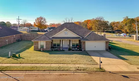 7693 W Woodridge Dr, Southaven, MS 38672