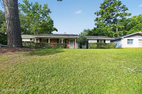 5801 Orchardview Dr, Jackson, MS 39211