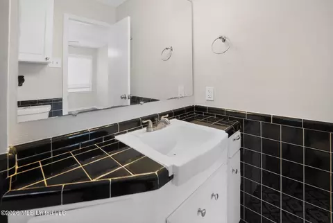 Bath - 5801 Orchardview Dr, Jackson, MS 39211 photo 1 of 3