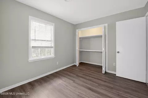 Bedroom - 5801 Orchardview Dr, Jackson, MS 39211 photo 4 of 6
