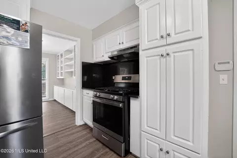 Kitchen - 5801 Orchardview Dr, Jackson, MS 39211 photo 1 of 2
