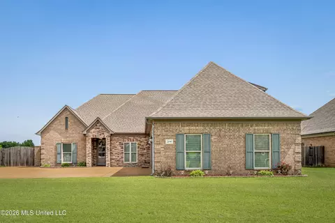 2190 Redbud Cv, Southaven, MS 38672