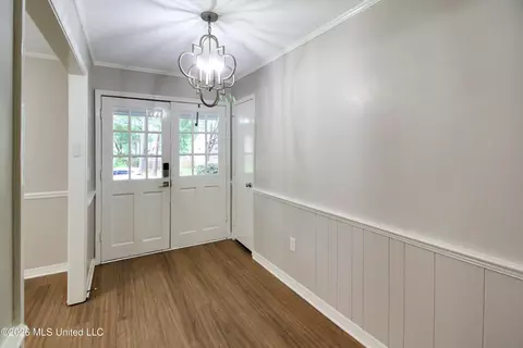 Entry Way - 320 Helmsley Dr, Brandon, MS 39047 photo 1 of 1