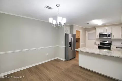 Dining - 320 Helmsley Dr, Brandon, MS 39047 photo 3 of 4