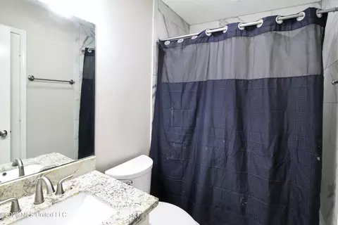 Bath - 320 Helmsley Dr, Brandon, MS 39047 photo 4 of 4