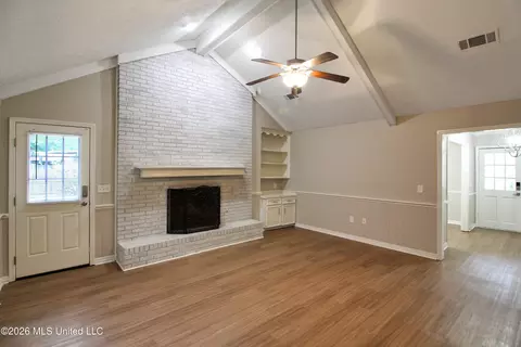 Living - 320 Helmsley Dr, Brandon, MS 39047 photo 3 of 4