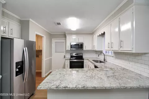 Other - 320 Helmsley Dr, Brandon, MS 39047 photo 2 of 17