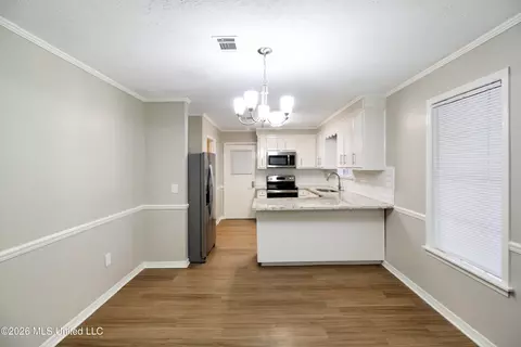 Dining - 320 Helmsley Dr, Brandon, MS 39047 photo 2 of 4