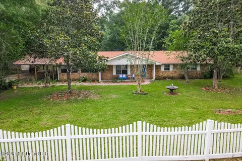 557 Walkiah Bluff Rd, Picayune, MS 39466