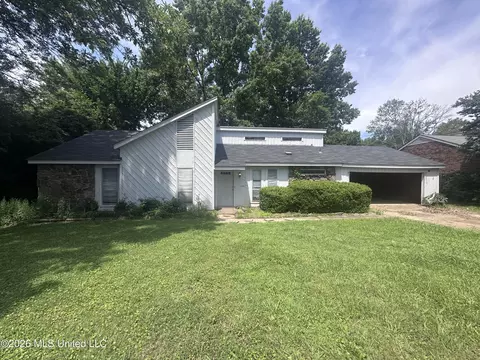 5629 Ridgetop Dr, Horn Lake, MS 38637