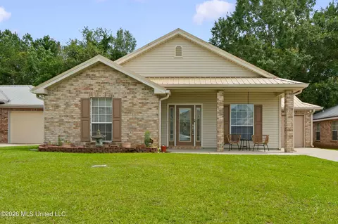 114 Teddy Ln, Picayune, MS 39466