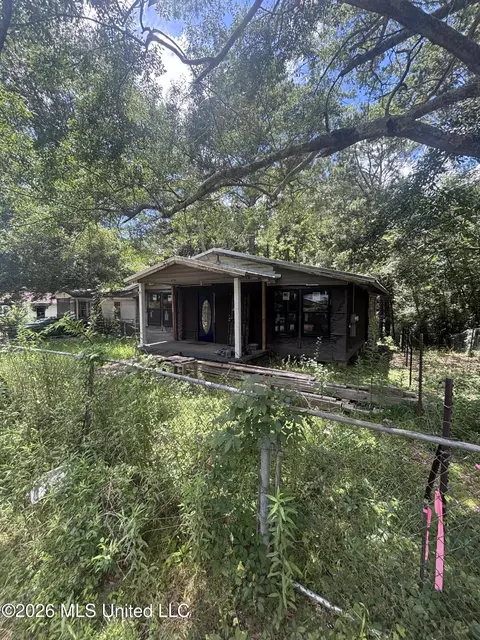 Exterior - 610 NW 9th Ave, Magee, MS 39111 photo 4 of 4