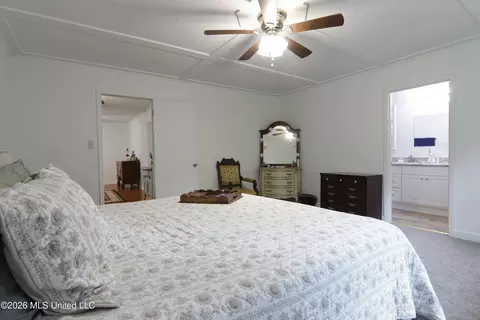 Bedroom - 5871 S Highway 305, Hernando, MS 38632 photo 3 of 5