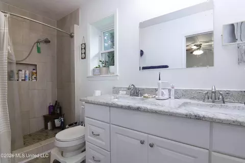 Bath - 5871 S Highway 305, Hernando, MS 38632 photo 1 of 3