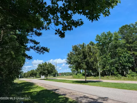 2332 Airport Dr, Diamondhead, MS 39525 photo 11