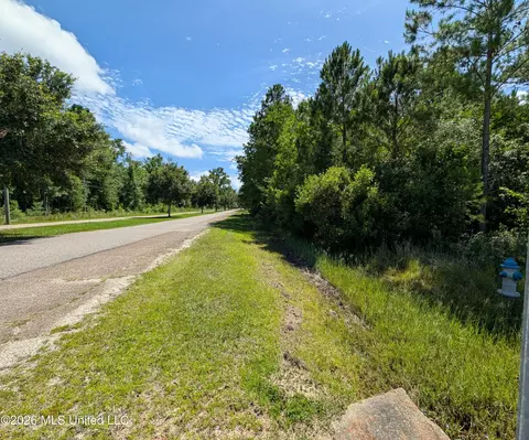 2332 Airport Dr, Diamondhead, MS 39525 photo 2