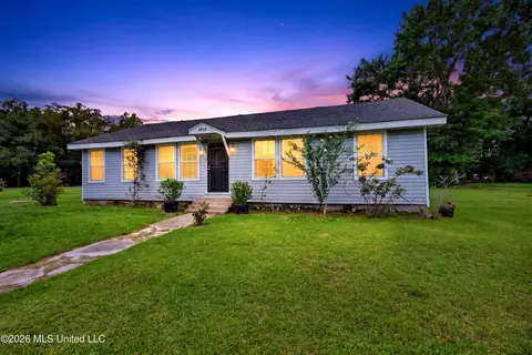 4818 Mcinnis Ave, Moss Point, MS 39563