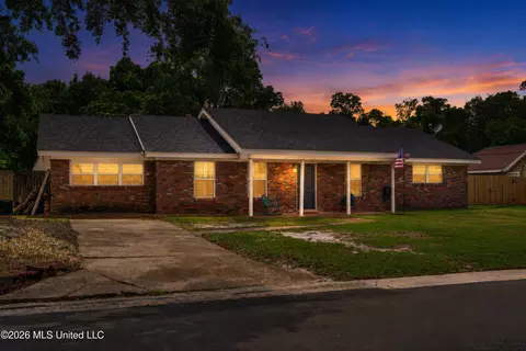 111 Edmund Dr, Long Beach, MS 39560