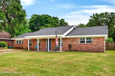 111 Edmund Dr, Long Beach, MS 39560