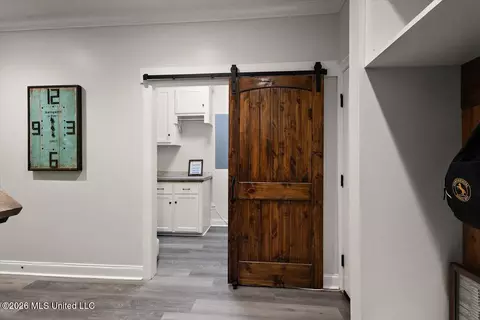 Entry Way - 140 Winchester Dr, Flora, MS 39071 photo 6 of 7