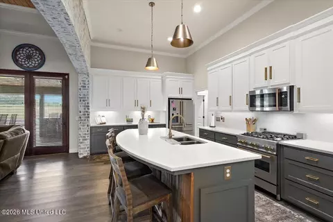 Kitchen - 140 Winchester Dr, Flora, MS 39071 photo 3 of 5