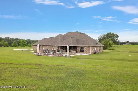 Exterior - 140 Winchester Dr, Flora, MS 39071 photo 6 of 10
