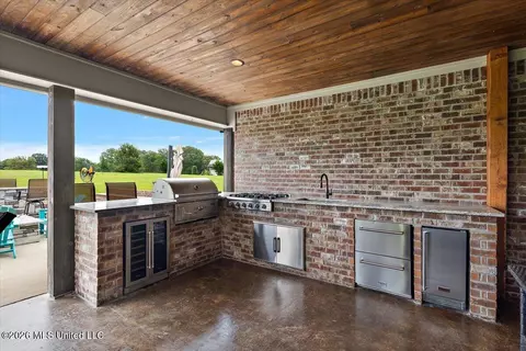 Kitchen - 140 Winchester Dr, Flora, MS 39071 photo 1 of 5