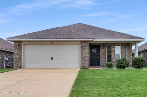 8898 Kathryn Grace Dr, Southaven, MS 38671