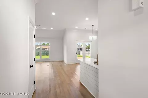 Entry Way - 405 Mason Ct, Brandon, MS 39047 photo 2 of 8